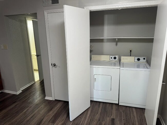 Foto del edificio - 3725 Wyndance Cove