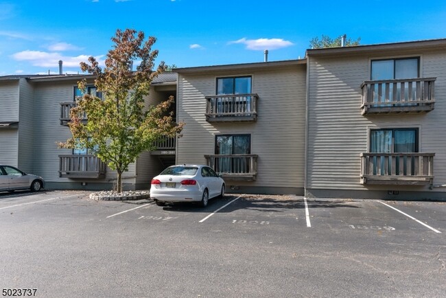 Building Photo - 1807 Spruce Hills Dr