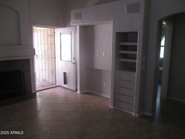 Building Photo - 4628 W Del Rio St