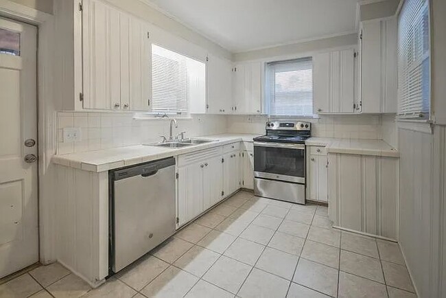 Building Photo - 1525 Atlantic Dr