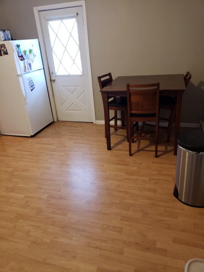 310 Main Ave, Kaukauna, WI 54130 Condo for Rent in Kaukauna, WI