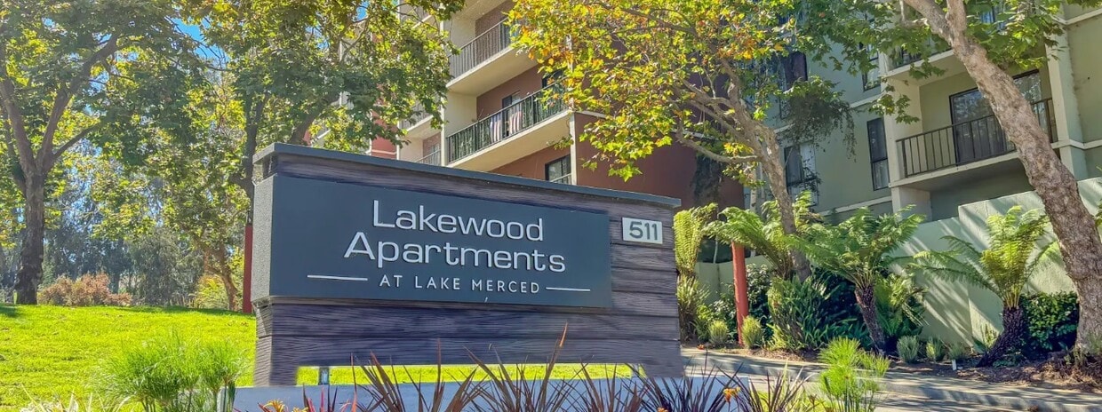 Photo - Lakewood Apartments At Lake Merced