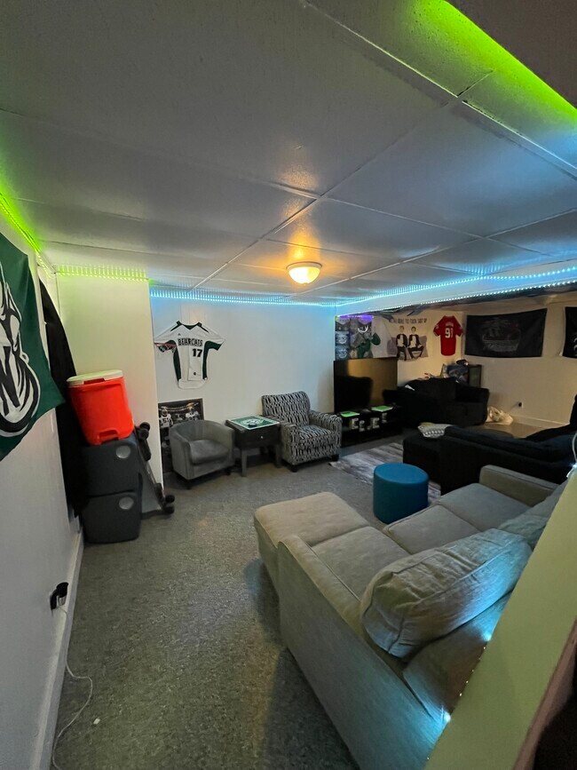 Foto del edificio - 1714 Village O Dr