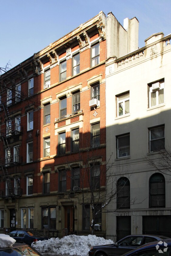Building Photo - 29 E 7th St