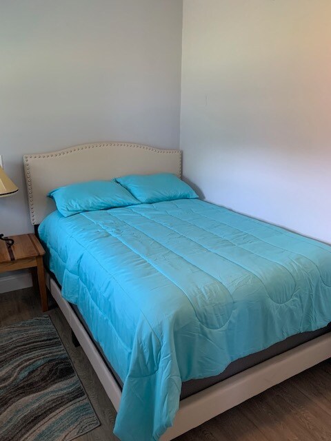 Foto del edificio - 2441 SW Warwick St