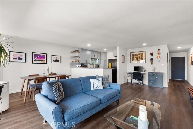 Foto principal - 1187 E 3rd St