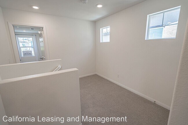 Building Photo - 3 br, 2.5 bath House - 17046 Provo Lane