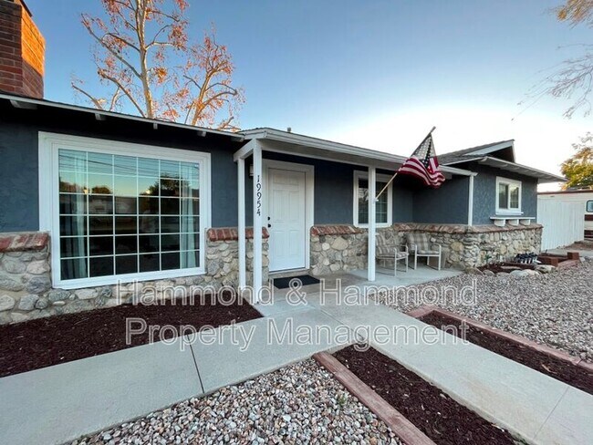 Building Photo - 19954 Parthenia St