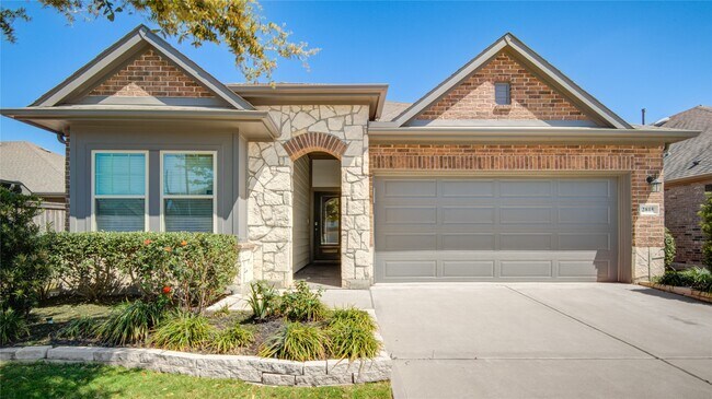 Building Photo - 2815 Torrey Pines Dr