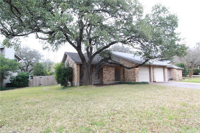 Building Photo - 8118 Forest Mesa Dr