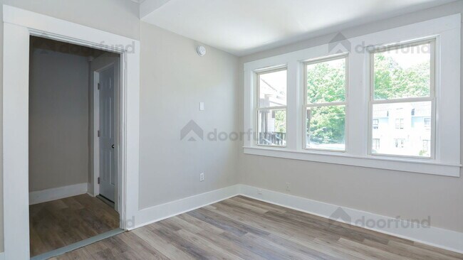 Foto del edificio - 11 Pleasant St