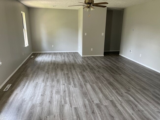 Building Photo - 2 bed/ 2 Bath home in Nixa