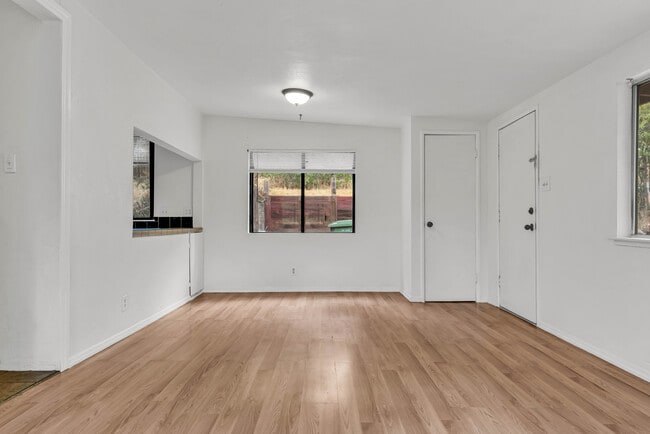 Foto del edificio - 1338 Homestead Ave