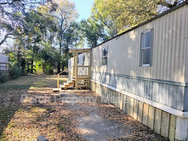 Building Photo - 12 Anne Cir