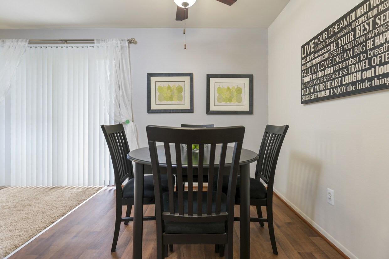 Foto principal - 24421 Sherwood Forest Dr