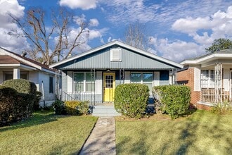 Building Photo - 824 W 47th St