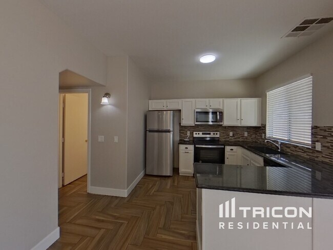 Foto del edificio - 4021 W Ellis St