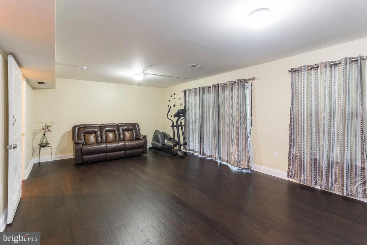 Foto principal - 418 Jacobsen Drive