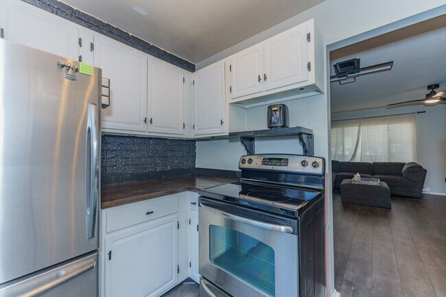 Foto del edificio - 404 Chatham Ct