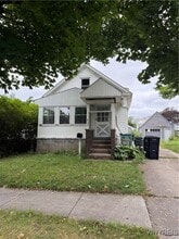 Building Photo - 612 34th St