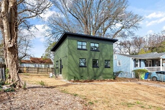 Building Photo - 210 Lincoln Ct