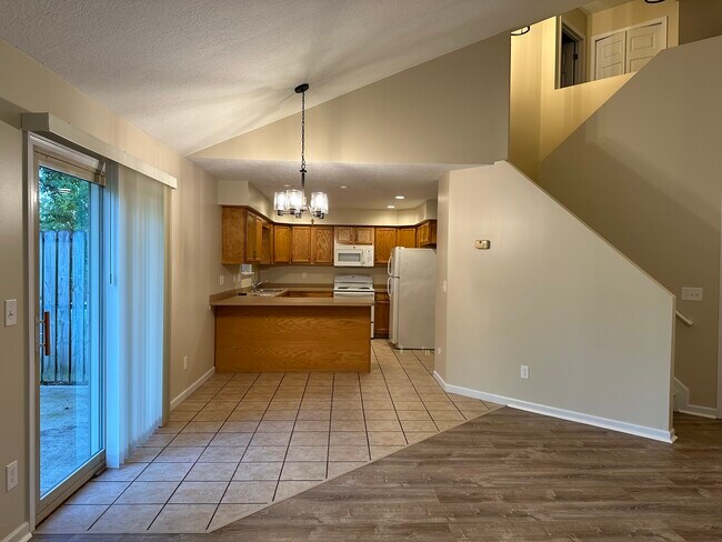 Foto del edificio - 8940 Emily Ct