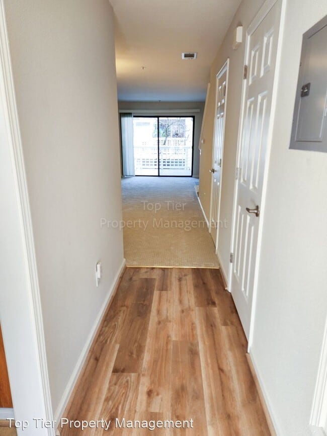Building Photo - 2 br, 2.5 bath House - 2594 Oak Road #266