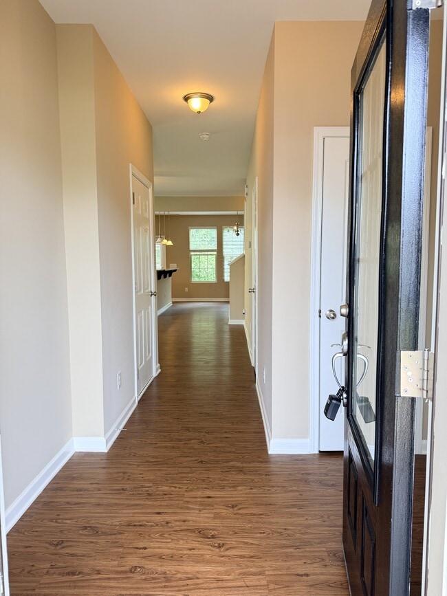 Building Photo - 3719 Landshire View Lane
