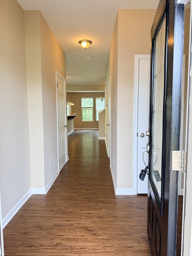 Foto del edificio - 3719 Landshire View Lane