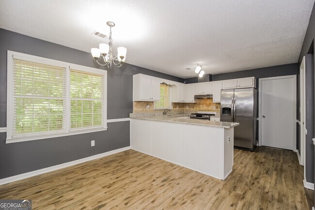 Building Photo - 10993 Clearwater Dr