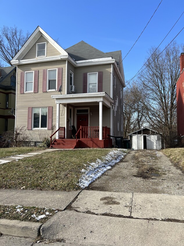 Primary Photo - 2627 Fenton Ave