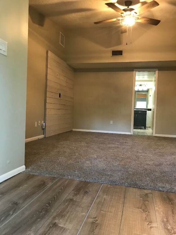 Building Photo - 229 Summerwood Trail