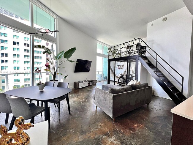 Foto del edificio - 1900 N Bayshore Dr