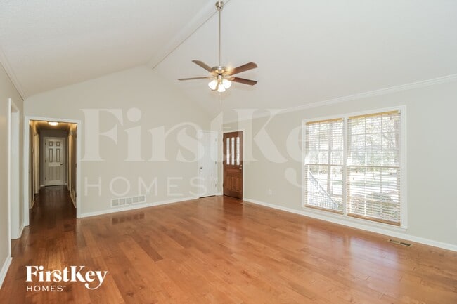 Building Photo - 142 Presidential Dr