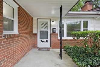 Building Photo - 73 Stanley Dr