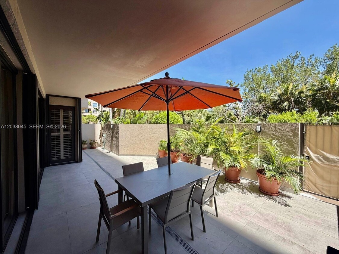 Building Photo - 251 Crandon Blvd