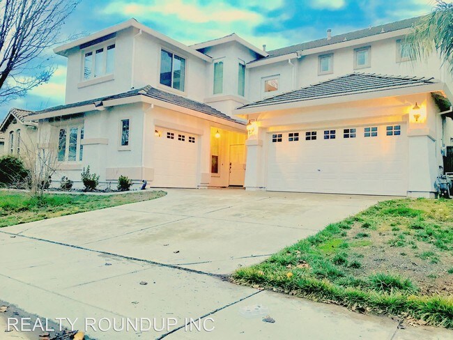 Building Photo - 5 br, 3 bath House - 9721 McKenna Dr