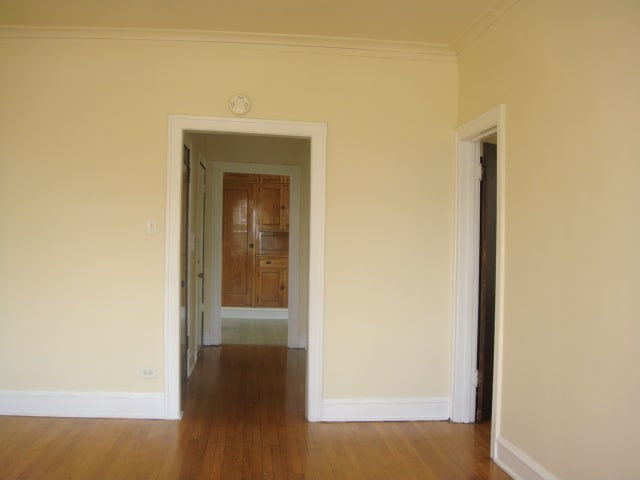  - 4410 W Armitage Ave