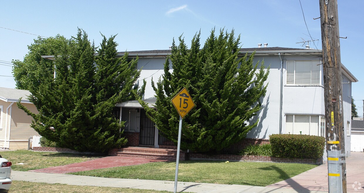 Building Photo - 2757-2763 76th Ave