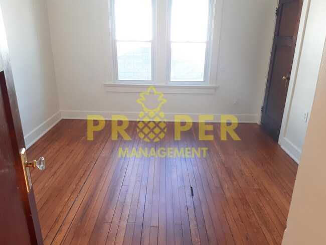 Building Photo - Recently renovated 3 bedroom 1.5 bathroom