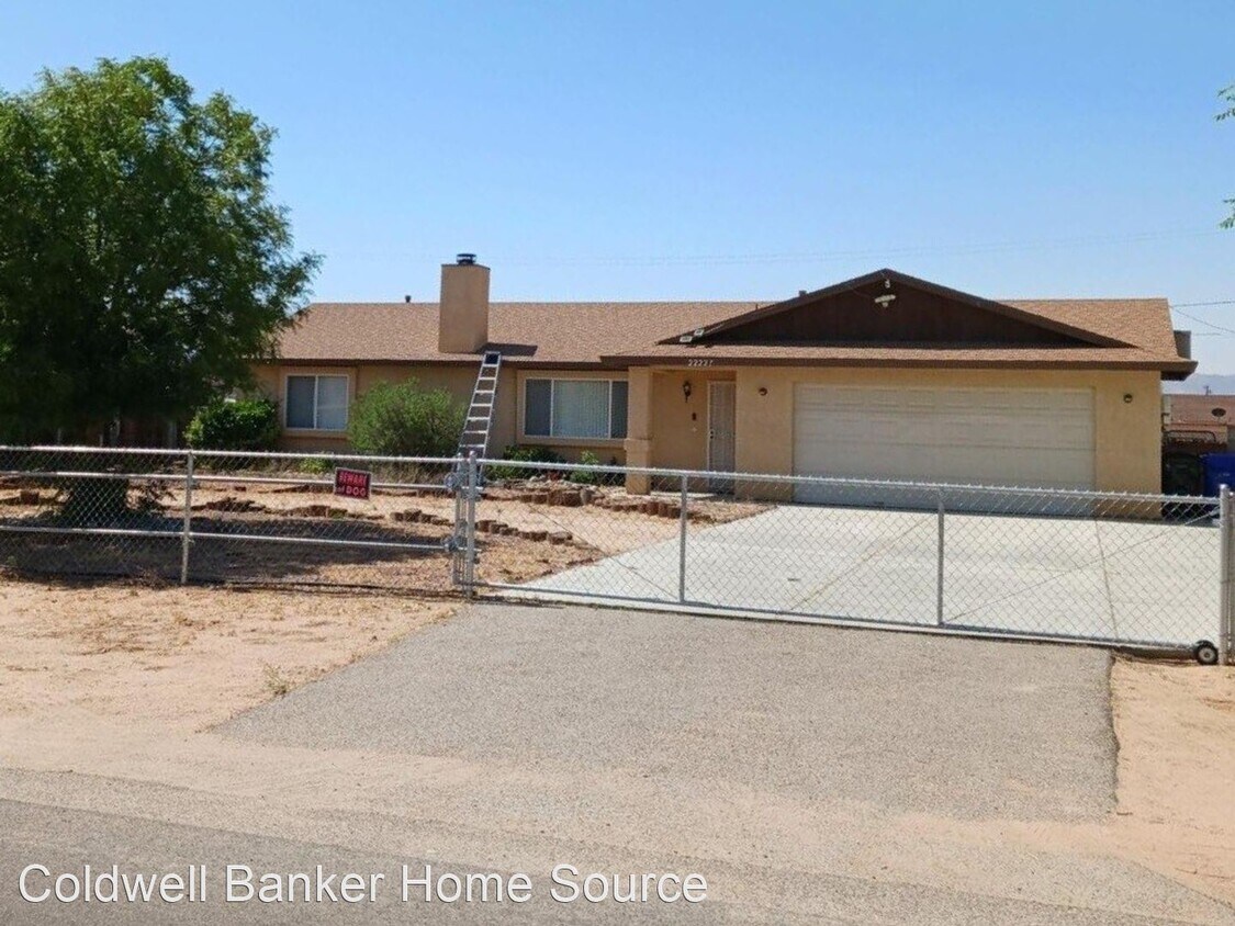 Foto principal - 3 br, 2 bath House - 22227 Mohican Ave.