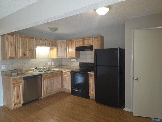 Foto del edificio - 12105 Carriage Ct SE