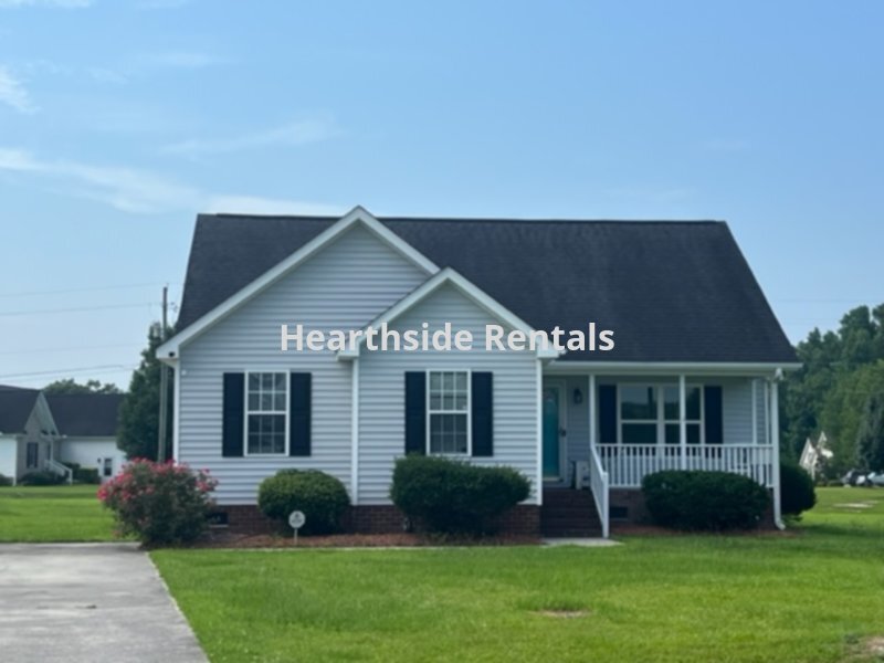 1129 Beddards Crossing Dr, Grimesland, NC 27837 House Rental in
