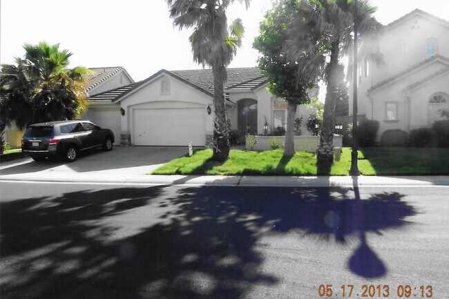Building Photo - 9008 Pinto Canyon Way