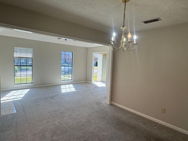 Foto del edificio - Location, Location, Location