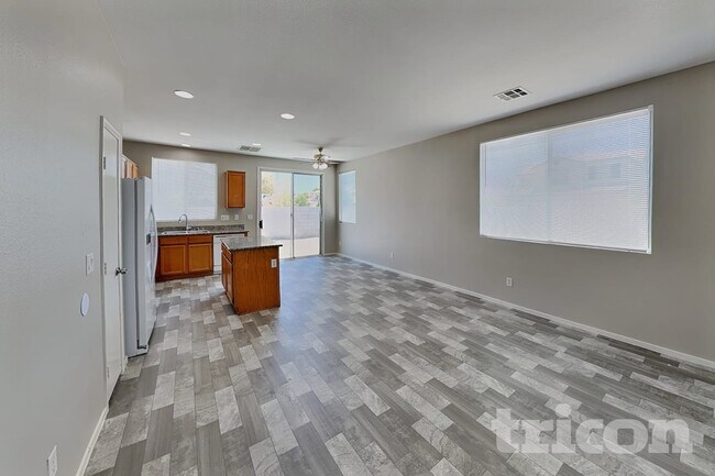 Foto del edificio - 5616 Deer Run Ct