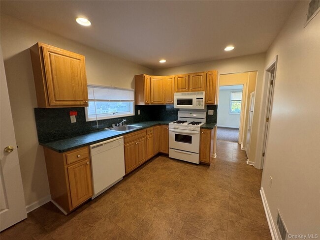 Building Photo - 3 Brookwood St