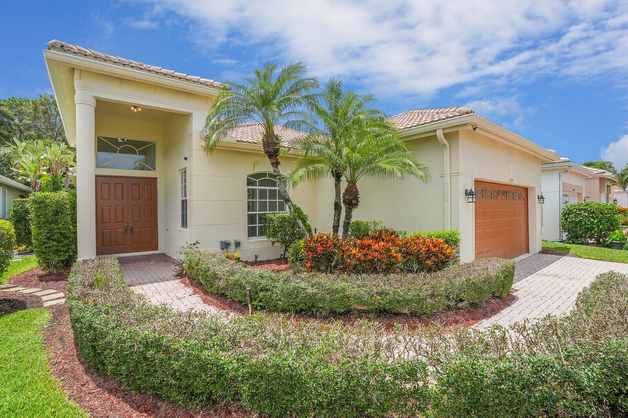 Primary Photo - 1649 Ballantrae Blvd N