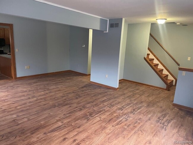 Building Photo - 239 Oxford Lake Dr