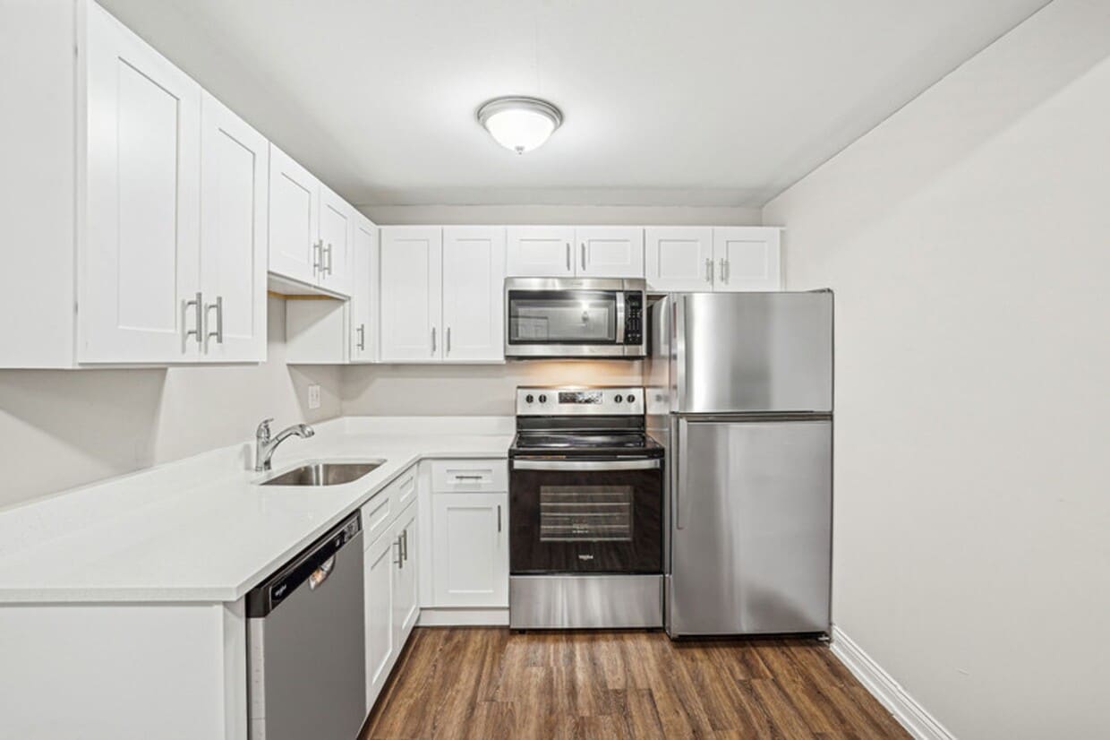 Primary Photo - Medinah Terrace Apartments